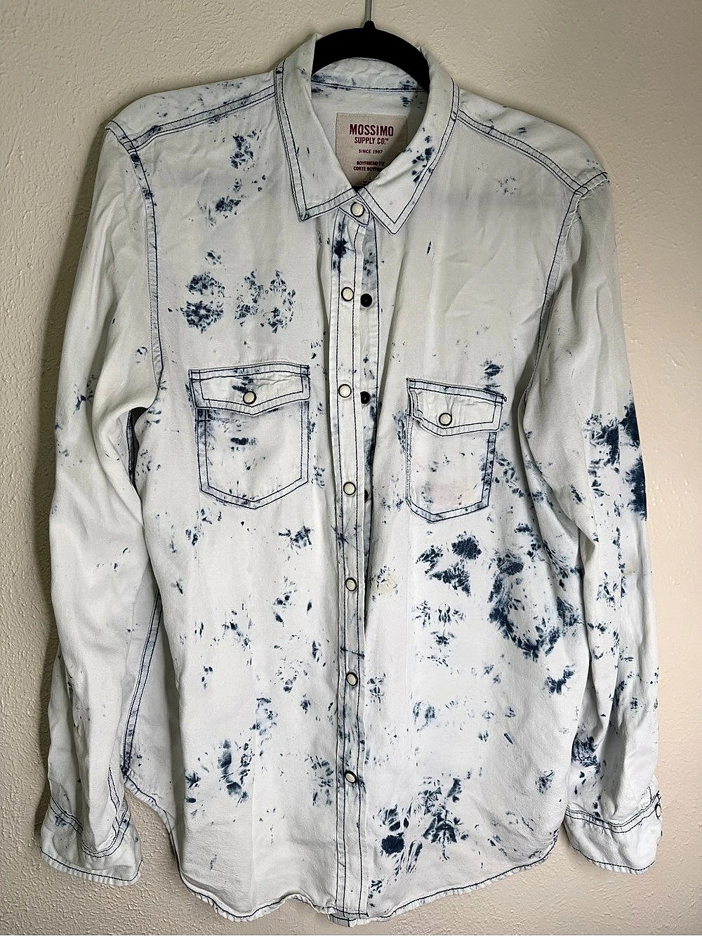 Mossimo Abstract Button-Down Shirt in White & Blue Size Large